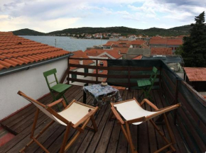 Wohnung in Betina mit Terrasse